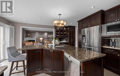 3185 Country Lane, Whitby, ON - Indoor Photo Showing Kitchen