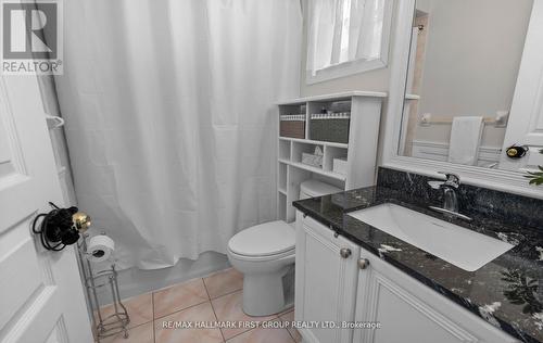 3185 Country Lane, Whitby, ON - Indoor Photo Showing Bathroom