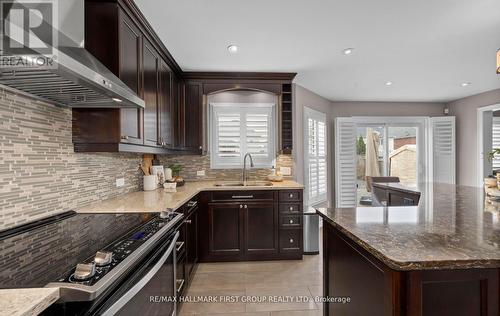 3185 Country Lane, Whitby, ON - Indoor Photo Showing Kitchen With Double Sink With Upgraded Kitchen