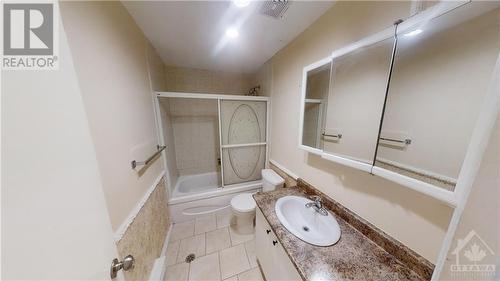 540 Fenerty Court Unit#1, Ottawa, ON - Indoor Photo Showing Bathroom