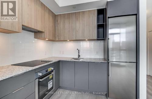 #904 -120 Parliament St, Toronto, ON - Indoor Photo Showing Kitchen With Upgraded Kitchen