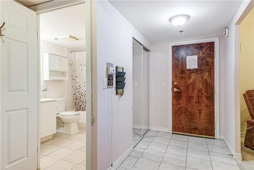 100 Burloak Drive|Unit #2313, Burlington, ON - Indoor Photo Showing Bathroom