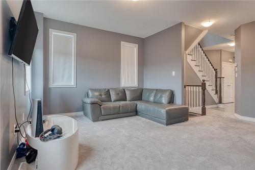 33 Pinot Crescent, Hamilton, ON - Indoor Photo Showing Other Room