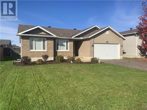 Entertaining friends and family is so fun here! - 2044 Sandstone Crescent, Petawawa, ON - Outdoor
