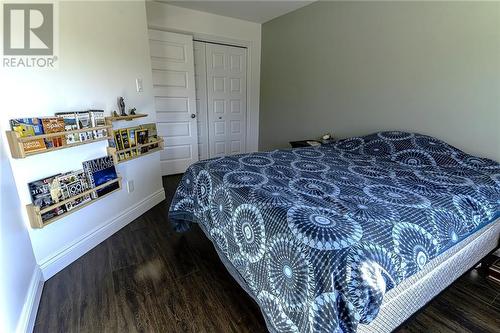 Second of 3 bedrooms on main level - 2044 Sandstone Crescent, Petawawa, ON - Indoor Photo Showing Bedroom