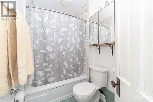 123 Eccles Street, Ottawa, ON - Indoor Photo Showing Bathroom