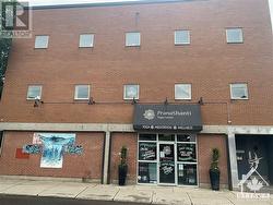 52 ARMSTRONG STREET  West Centre Town (4202 - Hintonburg), ON K1Y 2V7