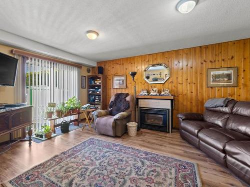 462 Maple Place, Chase, BC - Indoor Photo Showing Living Room With Fireplace