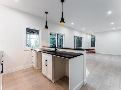 7418 Crowfoot Dr., North Shuswap, BC - Indoor Photo Showing Kitchen