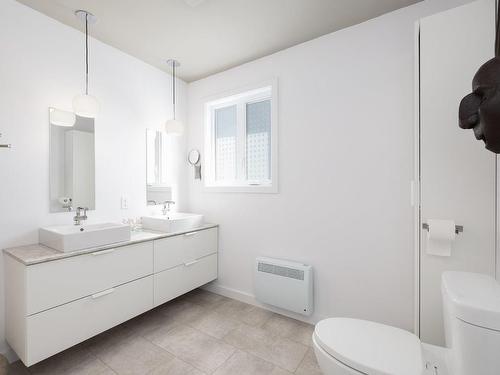 Bathroom - 146 Rue Sauvé, Les Coteaux, QC - Indoor Photo Showing Bathroom