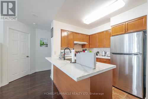 #1011 -23 Hollywood Ave, Toronto, ON - Indoor Photo Showing Kitchen