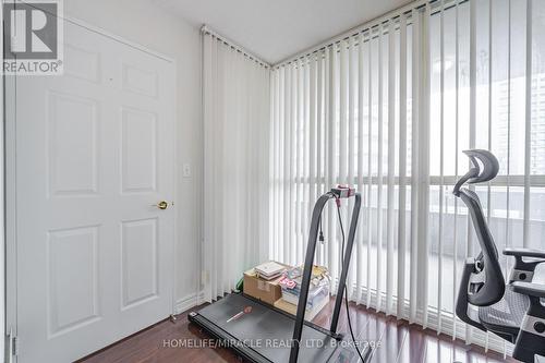 #1011 -23 Hollywood Ave, Toronto, ON - Indoor Photo Showing Other Room