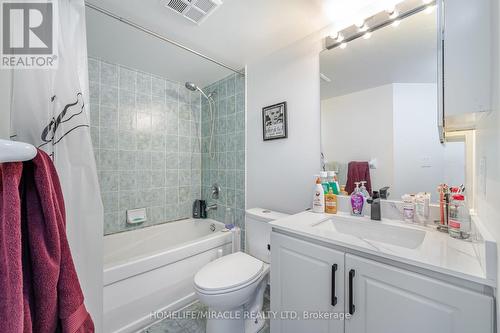 #1011 -23 Hollywood Ave, Toronto, ON - Indoor Photo Showing Bathroom
