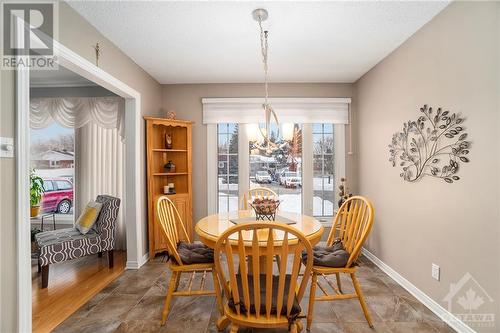 879 Willow Avenue, Orleans, ON - Indoor Photo Showing Dining Room