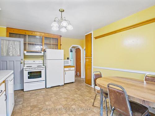 68 Olive St, East Gwillimbury, ON - Indoor Photo Showing Dining Room