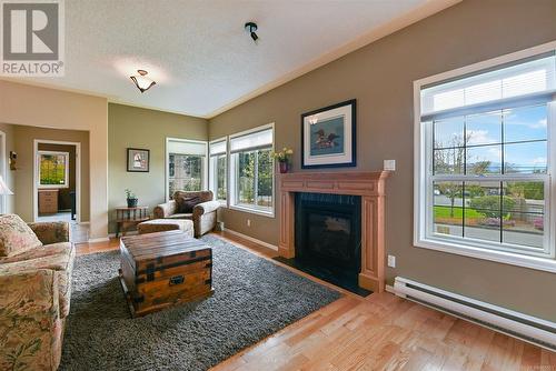 11 1288 Tunner Dr, Courtenay, BC - Indoor Photo Showing Living Room With Fireplace