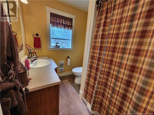 661 Ch De L'Eglise, Saint-André, NB - Indoor Photo Showing Bathroom