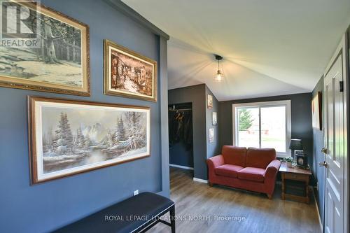 148 Marsh Street, Blue Mountains, ON - Indoor Photo Showing Living Room