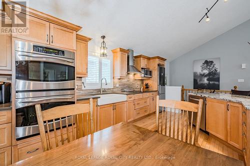 17 Milson Cres, Guelph, ON - Indoor Photo Showing Kitchen