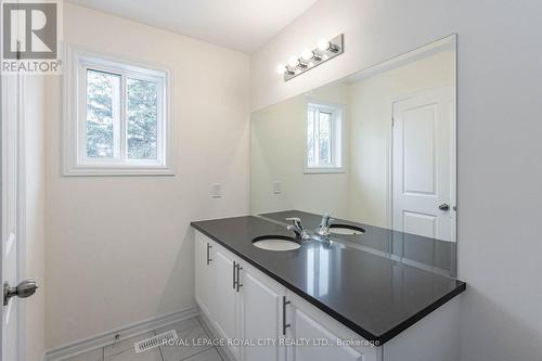 21 Jell Street, Guelph, ON - Indoor Photo Showing Bathroom