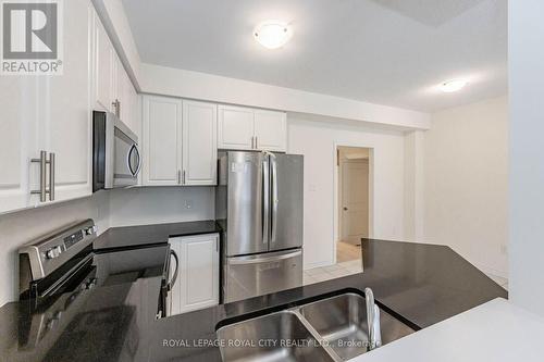21 Jell Street, Guelph, ON - Indoor Photo Showing Kitchen With Double Sink