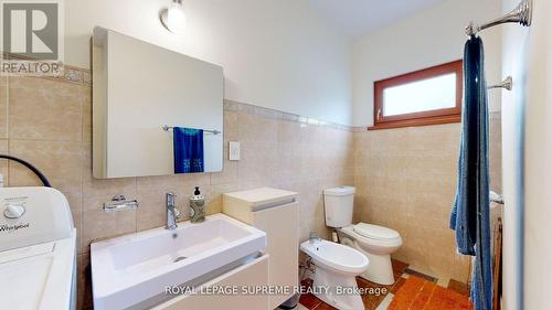 340 Oxford Avenue, Fort Erie, ON - Indoor Photo Showing Bathroom