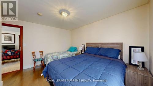 340 Oxford Avenue, Fort Erie, ON - Indoor Photo Showing Bedroom