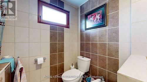 340 Oxford Ave, Fort Erie, ON - Indoor Photo Showing Bathroom