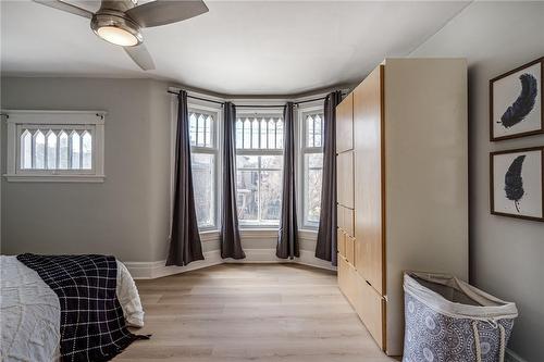 153 Balsam Avenue S, Hamilton, ON - Indoor Photo Showing Bedroom