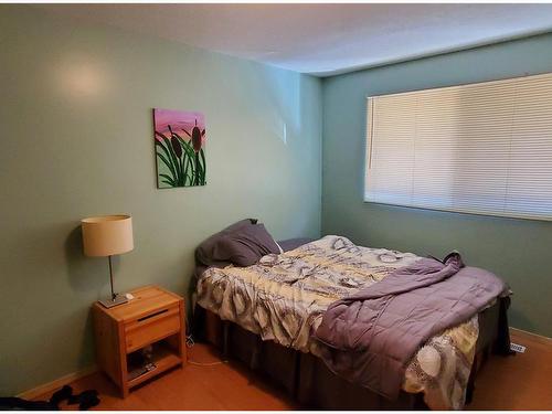 760 Jewitt Dr, Tahsis, BC - Indoor Photo Showing Bedroom