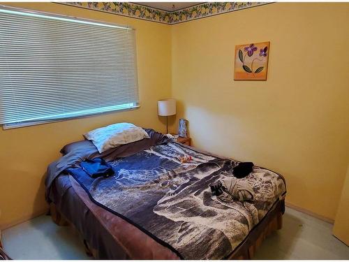 760 Jewitt Dr, Tahsis, BC - Indoor Photo Showing Bedroom