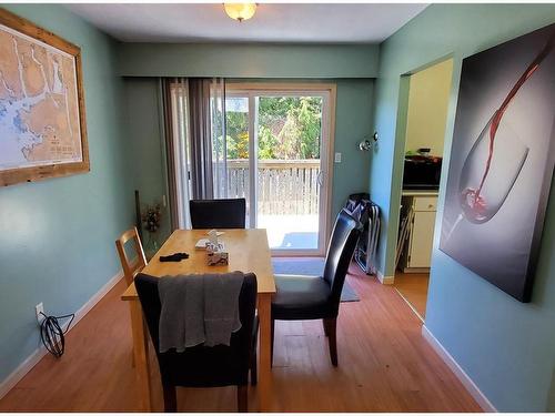 760 Jewitt Dr, Tahsis, BC - Indoor Photo Showing Dining Room