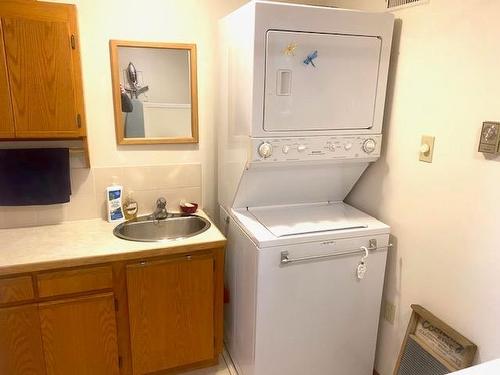 72 Centennial Drive S, Onanole, MB - Indoor Photo Showing Laundry Room