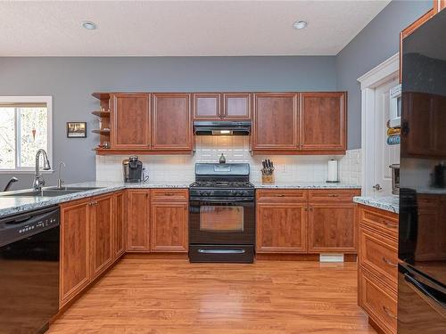 46-1150 Walkem Rd, Ladysmith, BC - Indoor Photo Showing Kitchen With Double Sink