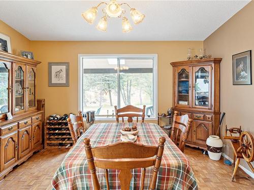 2445 Godfrey Rd, Nanaimo, BC - Indoor Photo Showing Dining Room