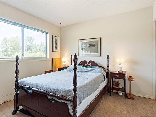 2445 Godfrey Rd, Nanaimo, BC - Indoor Photo Showing Bedroom