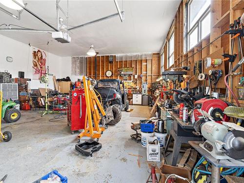 2445 Godfrey Rd, Nanaimo, BC - Indoor Photo Showing Garage