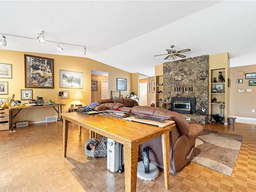 2445 Godfrey Rd, Nanaimo, BC - Indoor With Fireplace