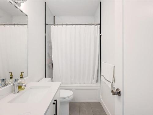 3574 Delblush Lane, Langford, BC - Indoor Photo Showing Bathroom