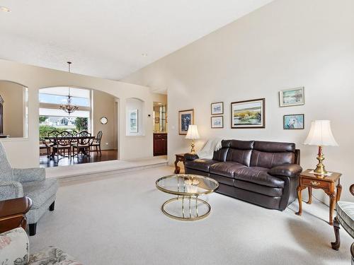 2980 Royal Vista Way, Courtenay, BC - Indoor Photo Showing Living Room