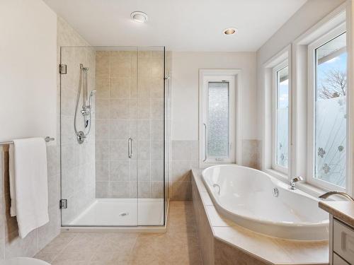 2980 Royal Vista Way, Courtenay, BC - Indoor Photo Showing Bathroom