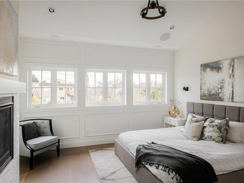 1749 Fairfield Rd, Victoria, BC - Indoor Photo Showing Bedroom