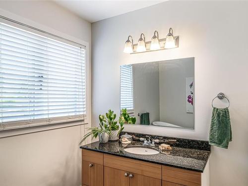 1675 Kelsie Rd, Nanaimo, BC - Indoor Photo Showing Bathroom