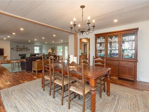 1675 Kelsie Rd, Nanaimo, BC - Indoor Photo Showing Dining Room
