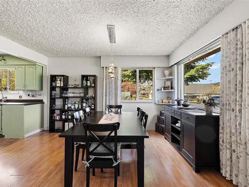 3574 Cowichan Lake Rd, Duncan, BC - Indoor Photo Showing Dining Room