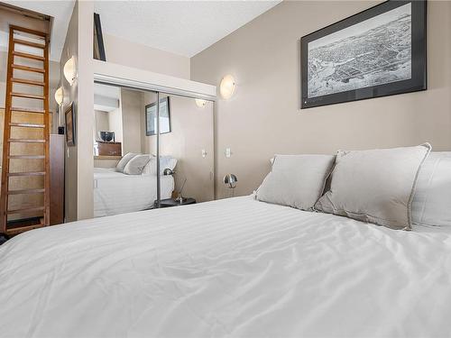 517-409 Swift St, Victoria, BC - Indoor Photo Showing Bedroom