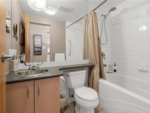 517-409 Swift St, Victoria, BC - Indoor Photo Showing Bathroom