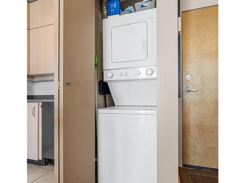 517-409 Swift St, Victoria, BC - Indoor Photo Showing Laundry Room