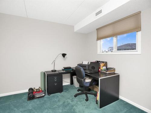 301 780 Gordon Street, Thunder Bay, ON - Indoor Photo Showing Other Room