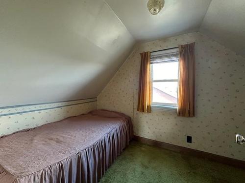302 High Street N, Thunder Bay, ON - Indoor Photo Showing Bedroom